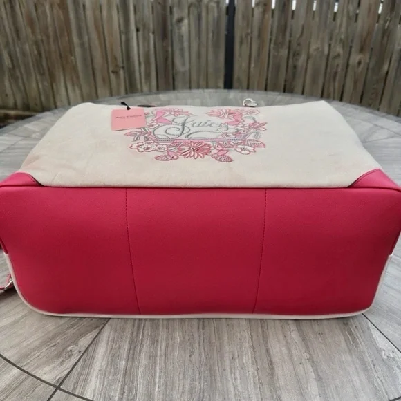 Juicy Couture Cream Canvas Travel Bag with Hot Pink Trim - Picture 8 of 10